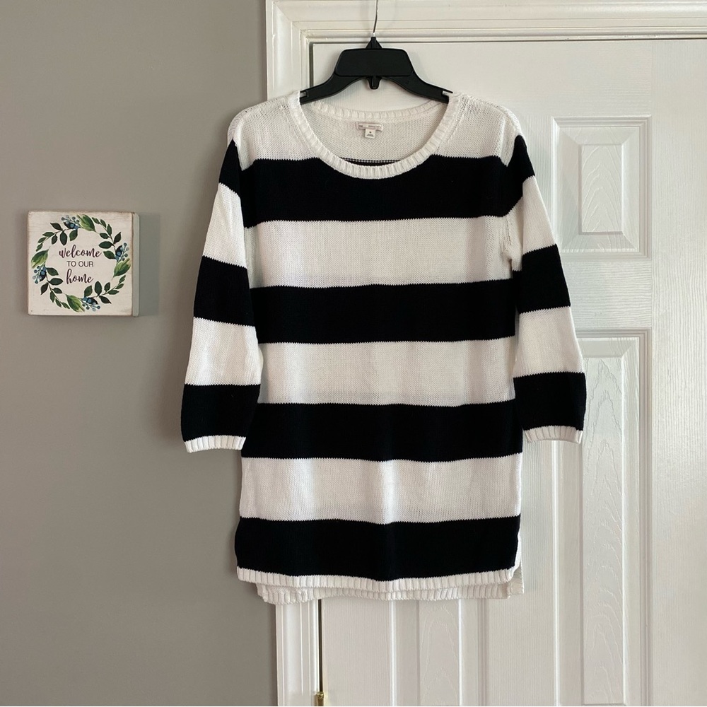 GAP Black And White Knit Striped Sweater 3/4 Sleeve Women’s Medium Side Slits